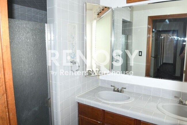 Building Photo - Updated 3 Br 2 Ba 1 Cg Home Near Camelback and 3rd Ave in Central Phoenix