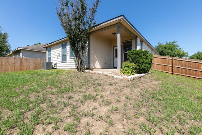 Building Photo - Boerne, TX ~Single Story 3 Bedroom near Ca...