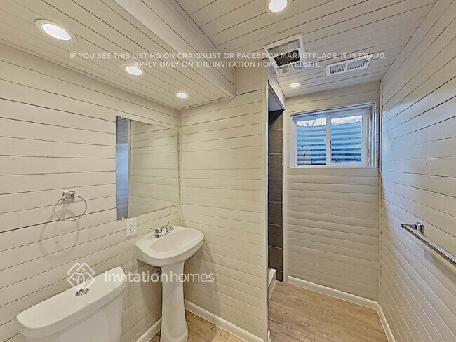 Building Photo - 2643 S Richfield St