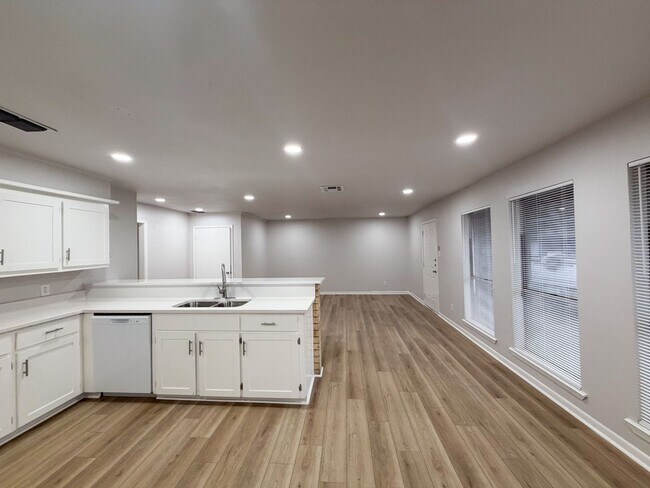 Building Photo - 200 N 23rd St