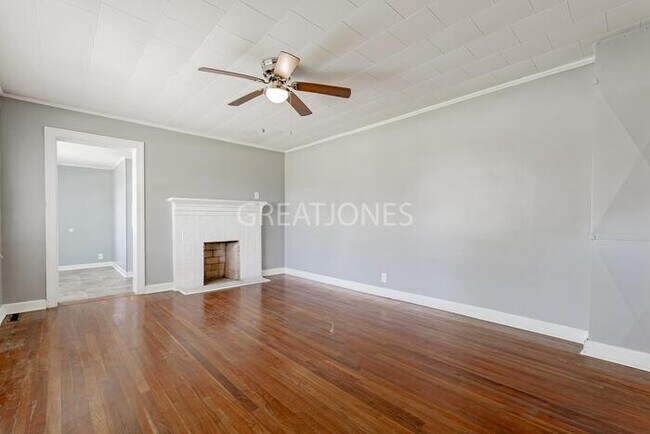 Building Photo - Charming 4 Bedroom in Batesburg-Leesville!