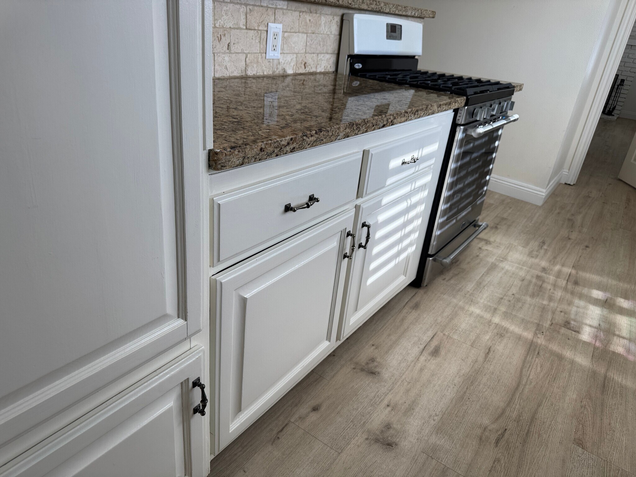 Building Photo - 1121 Calle Tulipan