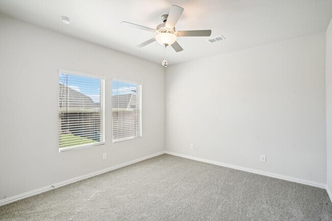 Building Photo - 4012 Sandstone Dr