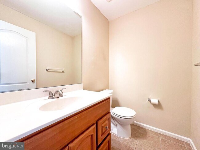 Building Photo - 1702 Old Mill Ct