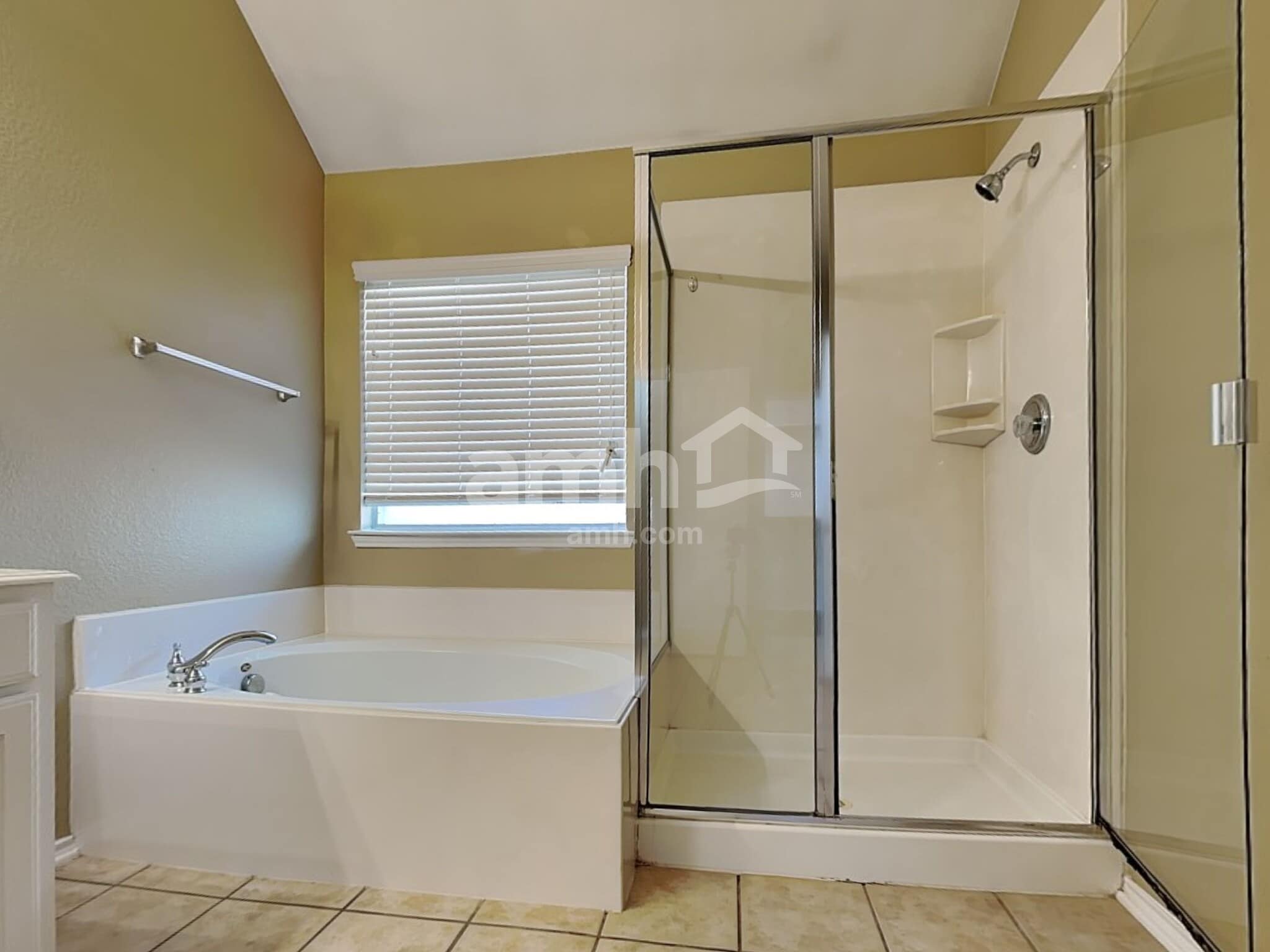 Building Photo - 9613 Glenshee Dr