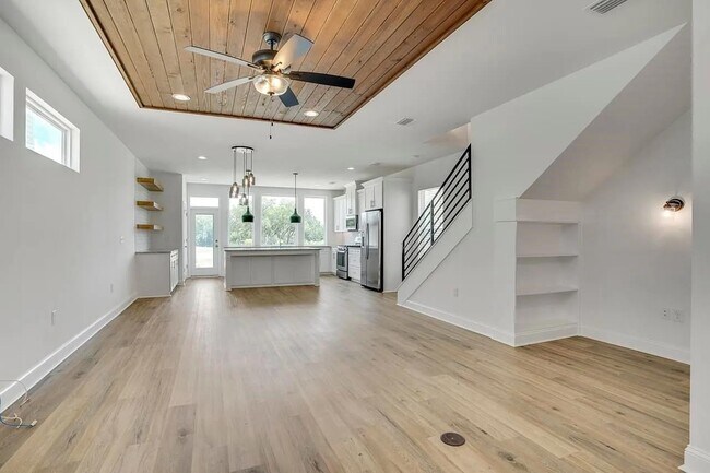 Building Photo - 463 Grand Oaks Rd