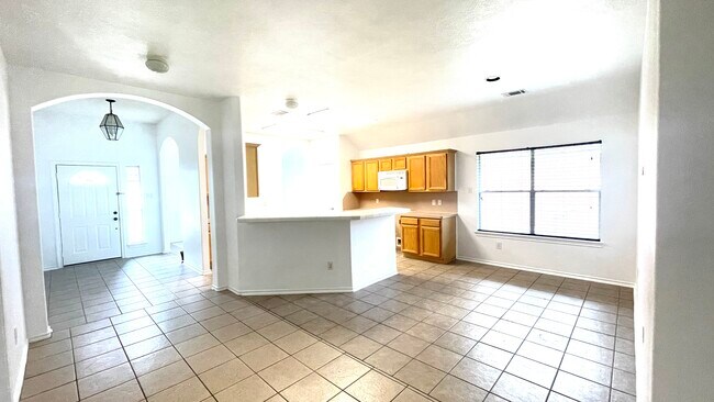 Building Photo - 12914 Pinehall Ln