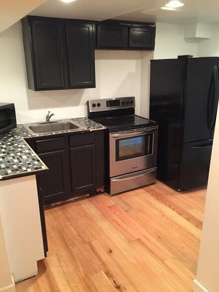 Building Photo - 3705 Kayson St