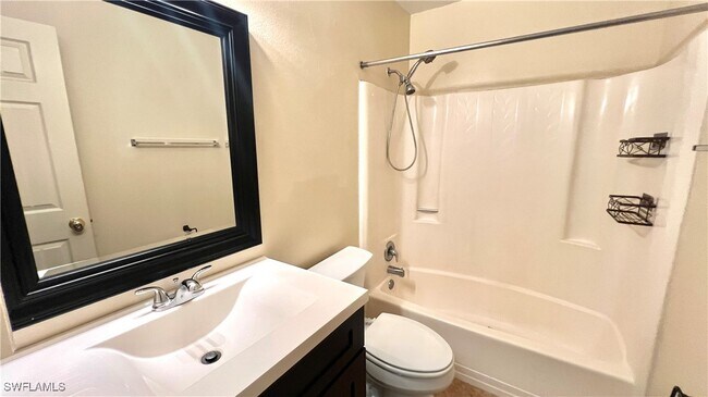 Building Photo - 13160 Kings Point Dr