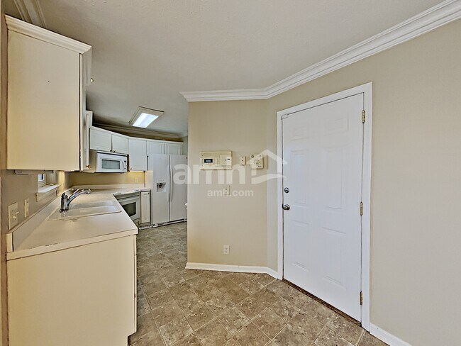Building Photo - 107 Edgewater Pl