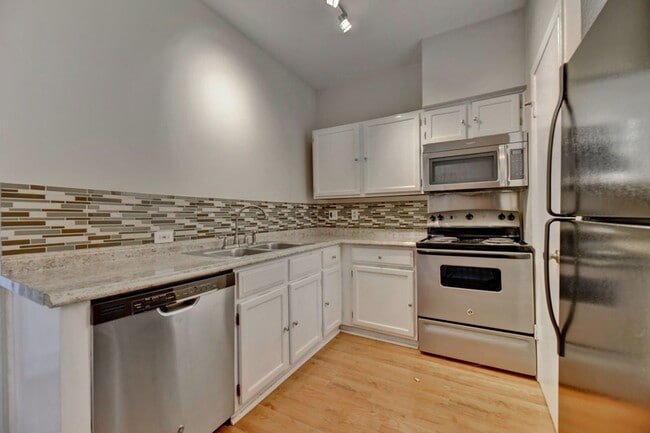 Building Photo - 2801 Rio Grande St