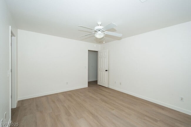 Building Photo - 2021 S Dandelion St