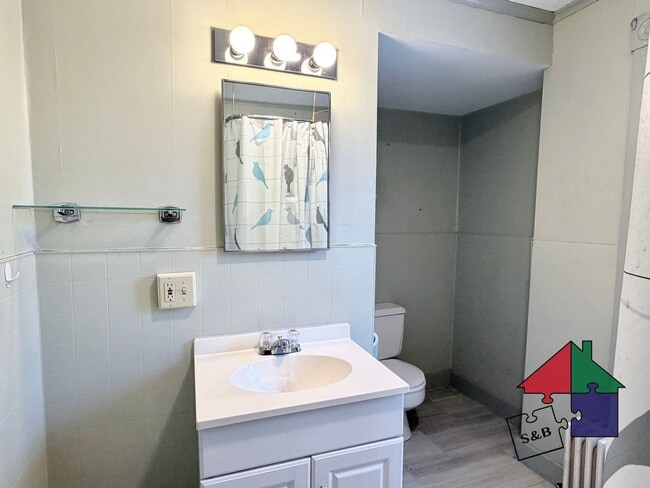 Building Photo - 3 Elmore St