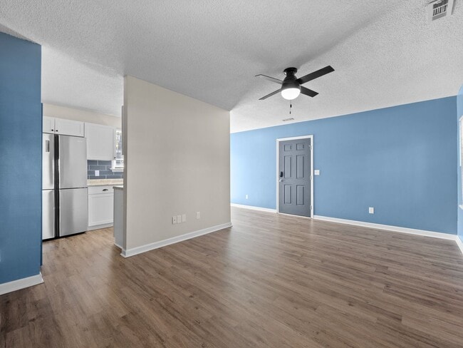 Building Photo - Welcome to Crown Point!