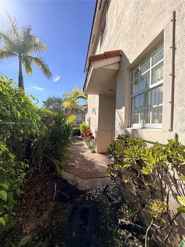 Building Photo - 2117 NE 7th St