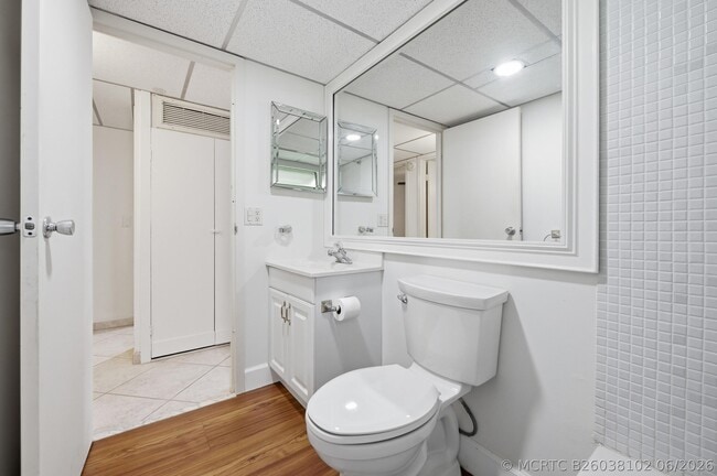 Building Photo - 28 Seville Dr
