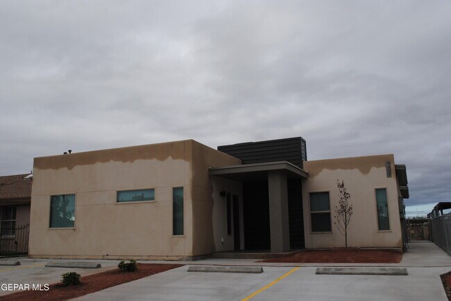 Building Photo - 9467 Landry McKee Ln
