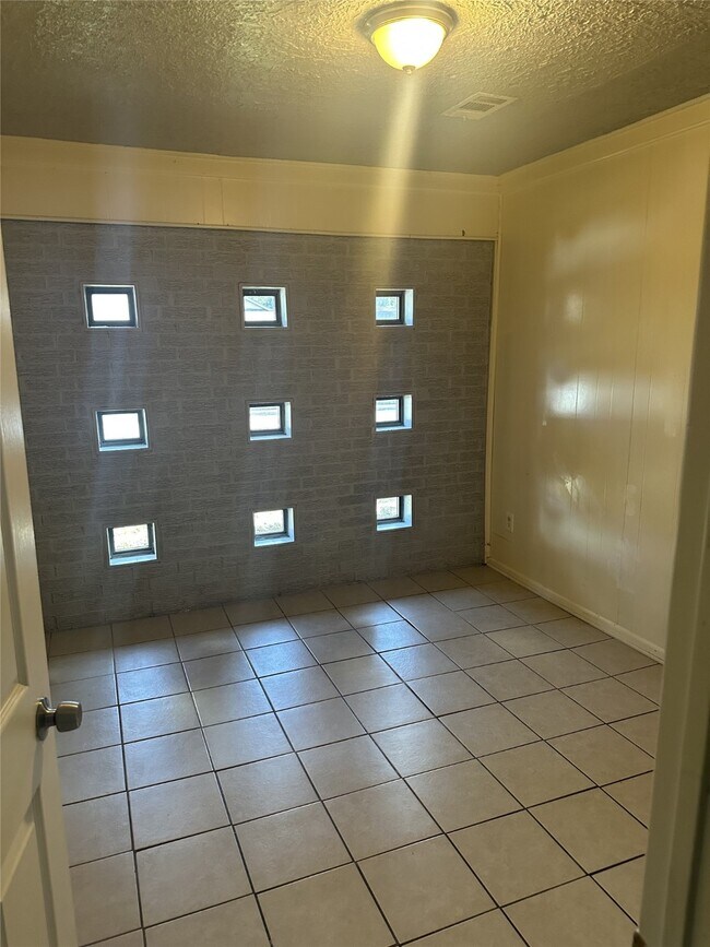 Building Photo - 11608 Segrest Dr