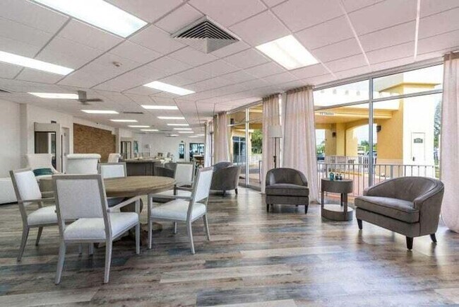 Building Photo - 8888 Kings Dr