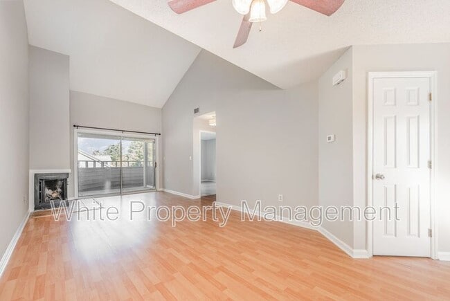 Building Photo - 2555 Stockbridge Dr