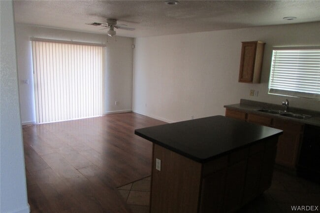 Building Photo - 432 Harbor Dr