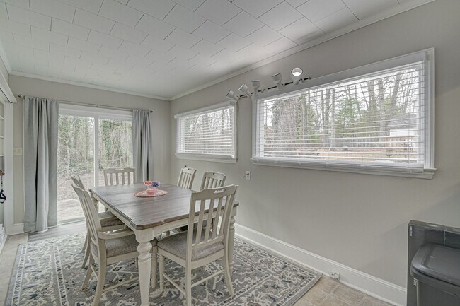 Building Photo - 139 Rosedale Cir