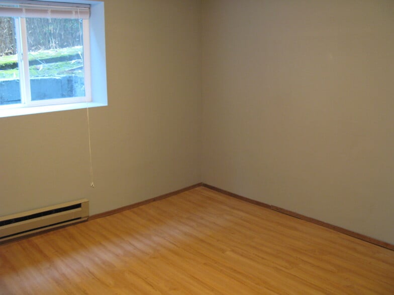 Building Photo - 2111 17th Ave S