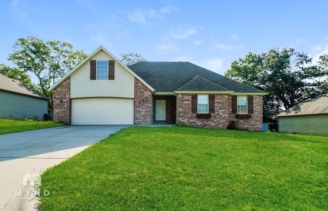 Building Photo - 120 N Peach Brook