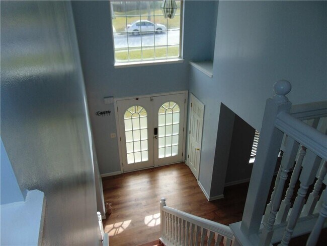 Building Photo - 611 Dove Ln