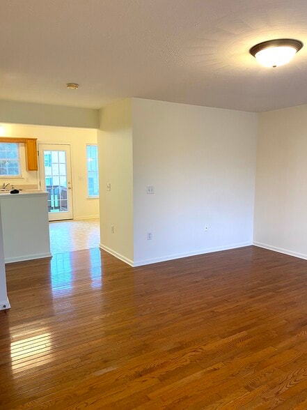 Building Photo - 104 Windstone Dr