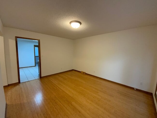 Building Photo - 201- 203 Briarcrest Ct