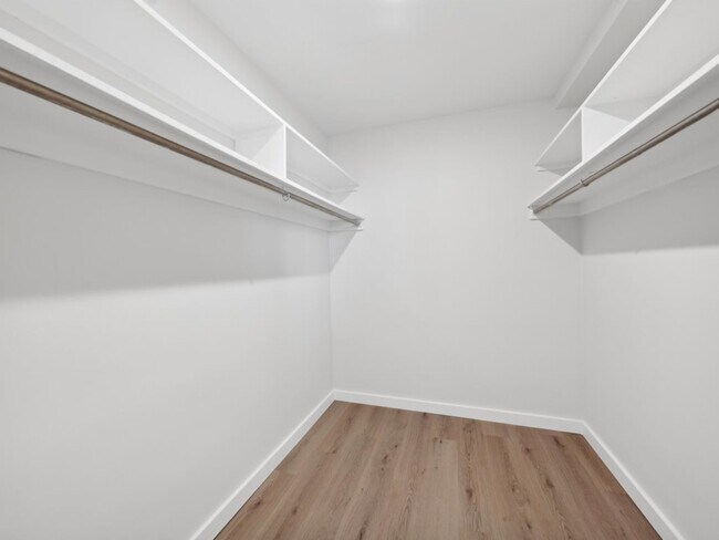 Building Photo - 1440 N Lake Shore Dr