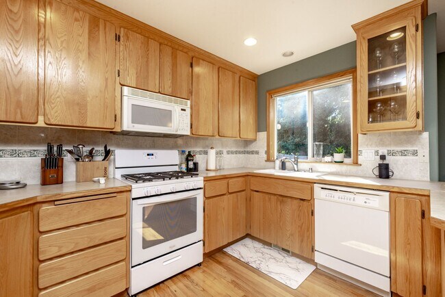 Building Photo - 2709 17th Ave Ct SW