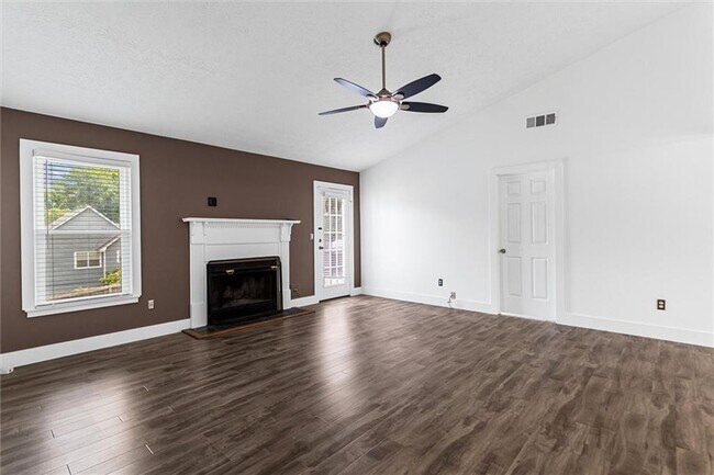 Building Photo - 140 Grayland Creek Dr