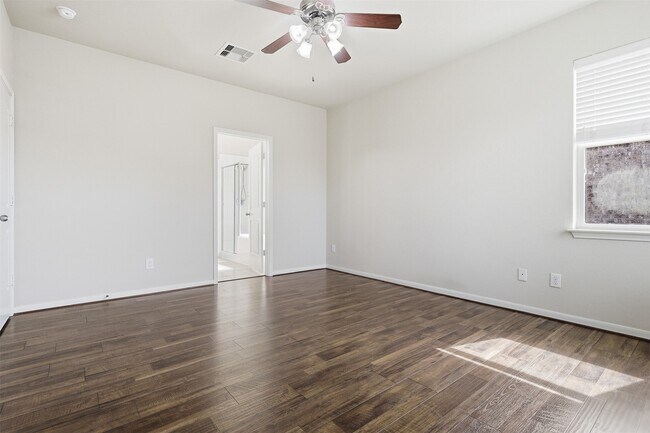 Building Photo - 8911 Headstall Dr