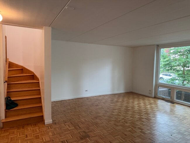 Building Photo - 5140 S Dorchester Ave