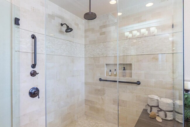 Building Photo - 2490 Muirfield Way