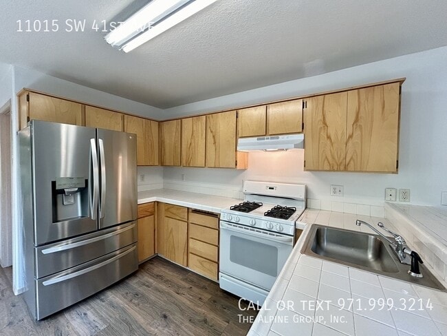 Building Photo - 11015 SW 41st Ave