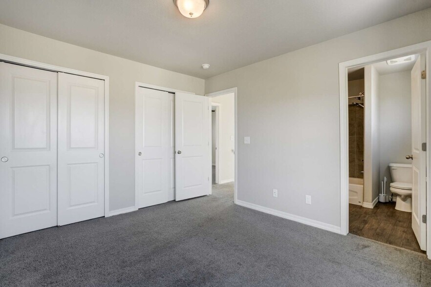 Building Photo - 753 Grissom Dr