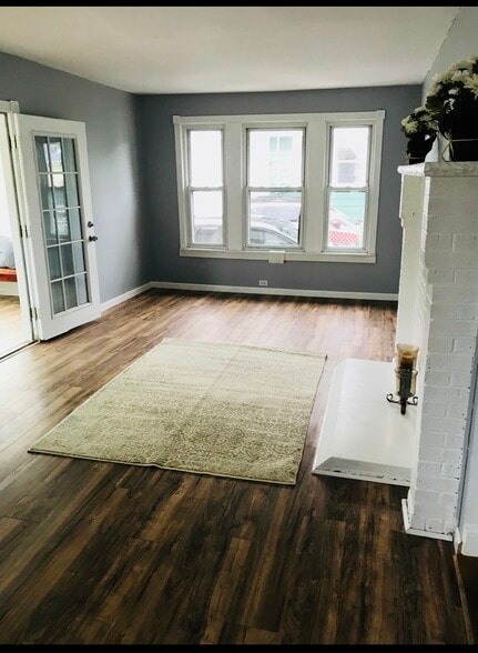 Building Photo - 137 W Johnson Ave