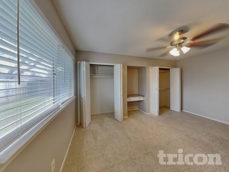 Building Photo - 1142 Shadyglen Cir