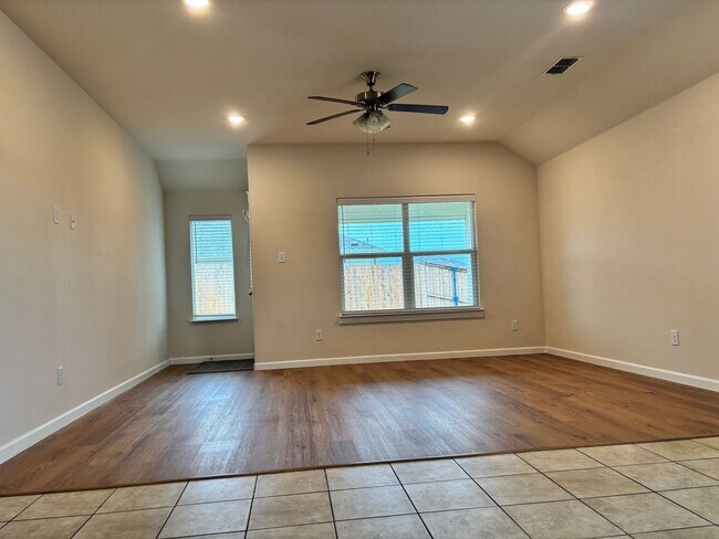 Building Photo - The Perfect Blend of Space & Location – 5 Beds Near Alliance