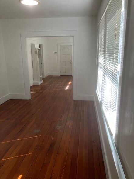 Building Photo - 728 2nd St