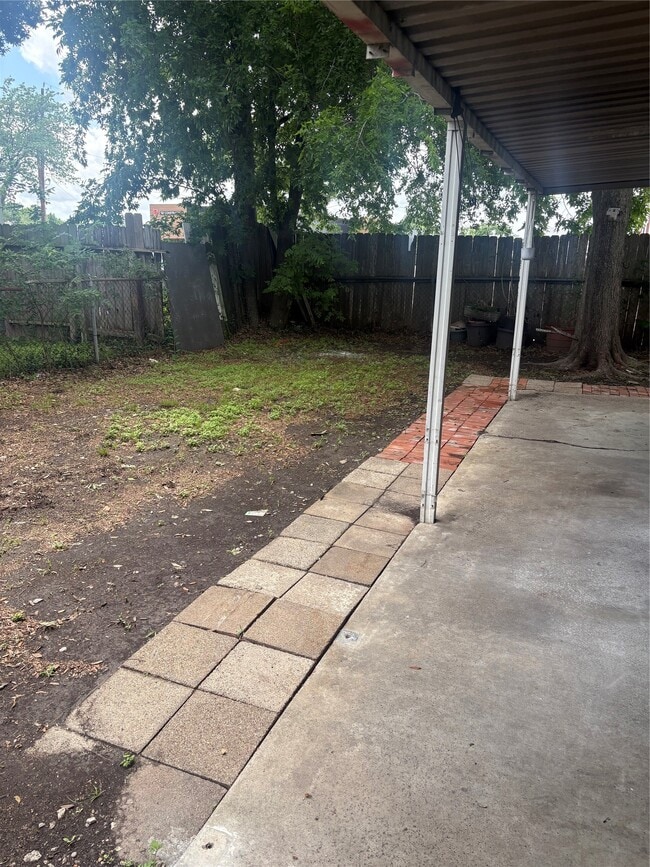 Building Photo - 3002 Carter St