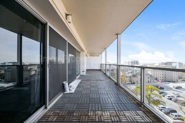 Building Photo - 888 Logan St