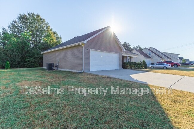 Building Photo - 1536 Passage Dr
