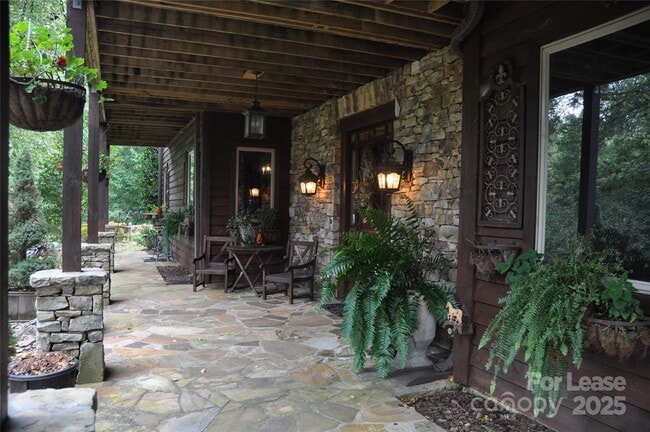 Primary Photo - 196 Ridge Rd