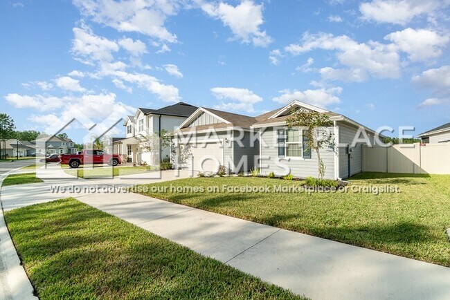 Building Photo - 11033 Stapleton Dr