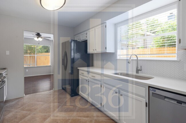 Building Photo - 13210 Vendrell Dr