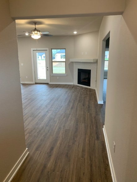 Building Photo - 403 N Otoe St